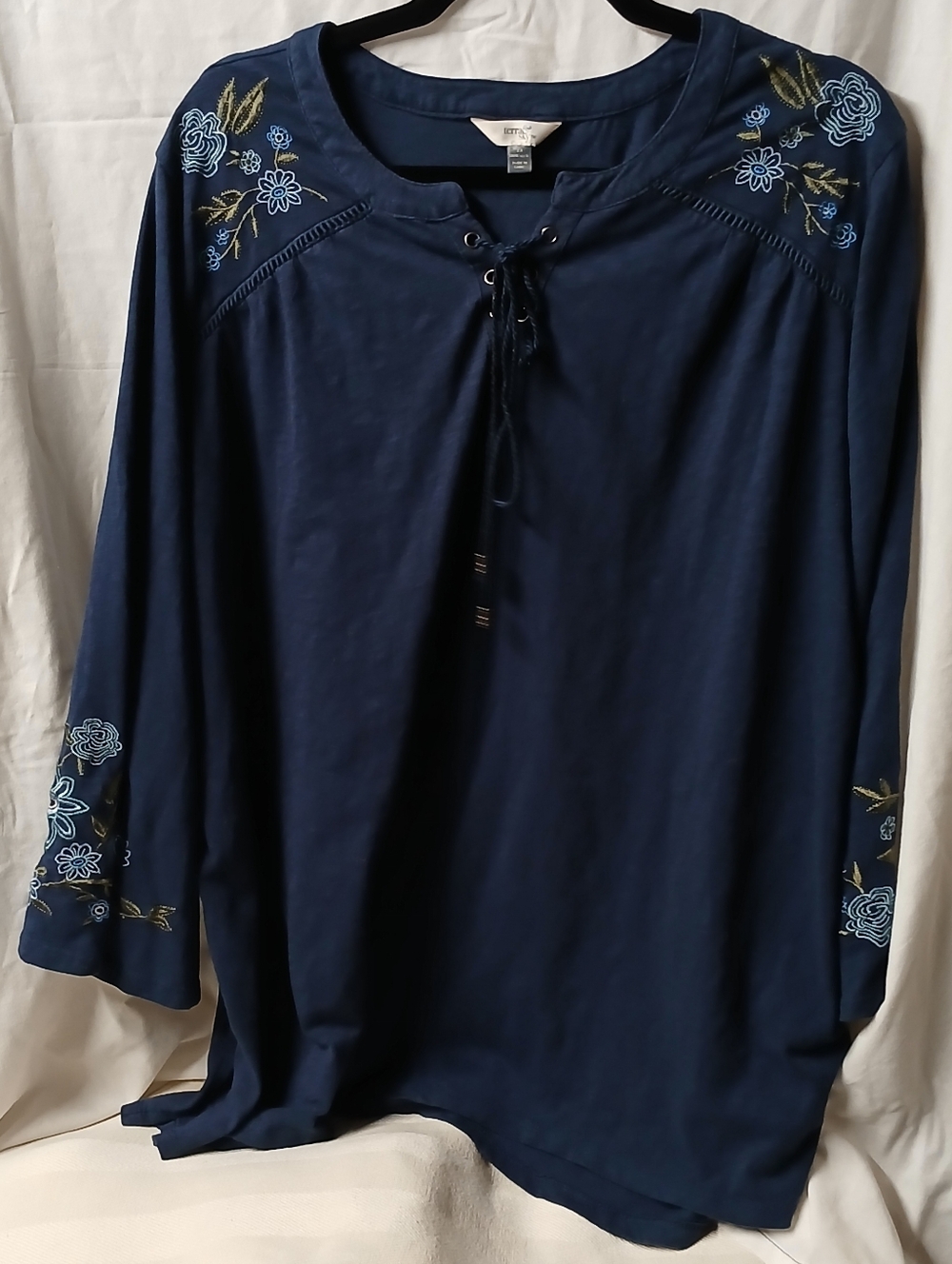 Navy Women's Peasant Top With Embroidered Floral Detail Sz. 2x (22/24)